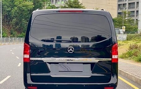 Mercedes-Benz Vito, 2021 год, 6 000 000 рублей, 4 фотография