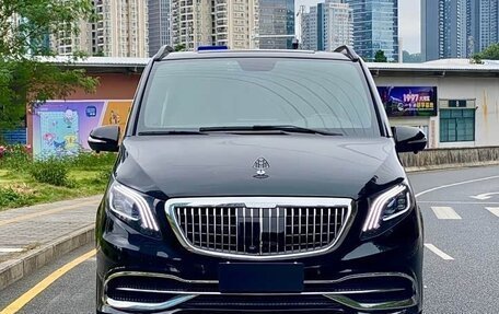 Mercedes-Benz Vito, 2021 год, 6 000 000 рублей, 3 фотография