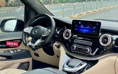 Mercedes-Benz Vito, 2021 год, 6 000 000 рублей, 12 фотография