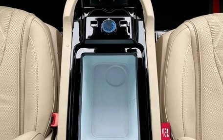 Mercedes-Benz Vito, 2021 год, 6 000 000 рублей, 14 фотография