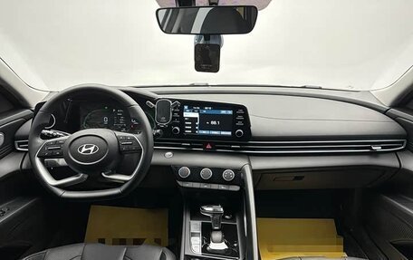 Hyundai Elantra, 2025 год, 1 940 000 рублей, 12 фотография