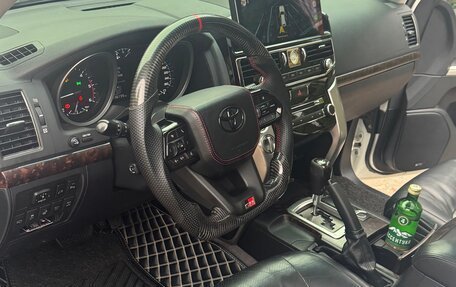 Toyota Land Cruiser 200, 2013 год, 3 900 000 рублей, 7 фотография