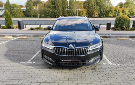 Skoda Superb III рестайлинг, 2019 год, 4 000 000 рублей, 6 фотография