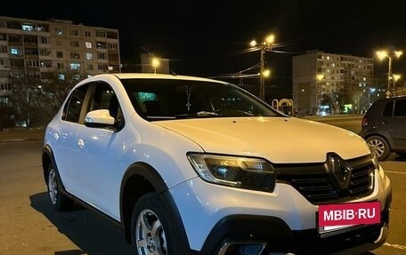 Renault Logan II, 2020 год, 900 000 рублей, 9 фотография