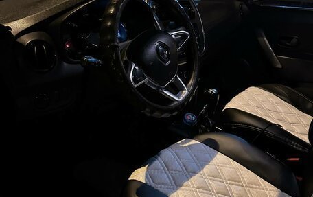 Renault Logan II, 2020 год, 900 000 рублей, 17 фотография