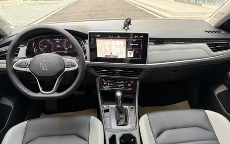 Volkswagen Bora, 2022 год, 1 919 000 рублей, 10 фотография