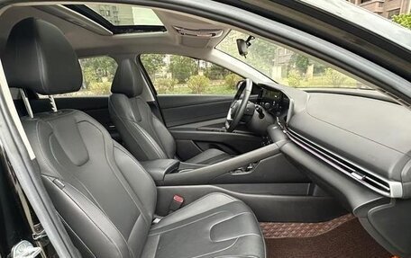 Hyundai Elantra, 2023 год, 1 500 000 рублей, 6 фотография