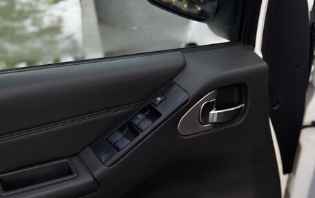 Nissan Navara (Frontier), 2010 год, 1 360 000 рублей, 13 фотография