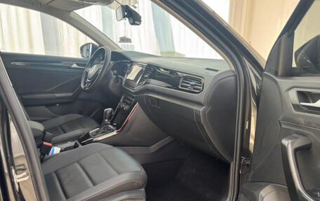 Volkswagen T-Roc I, 2021 год, 1 720 000 рублей, 19 фотография