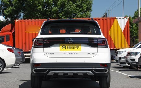 Volkswagen T-Cross I, 2022 год, 1 400 000 рублей, 6 фотография