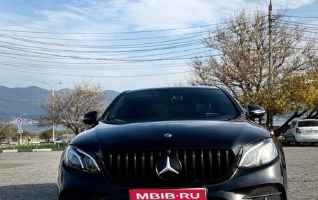 Mercedes-Benz E-Класс, 2018 год, 3 570 000 рублей, 1 фотография