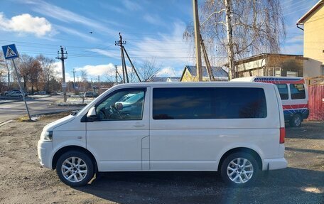 Volkswagen Caravelle T5, 2013 год, 1 650 000 рублей, 4 фотография