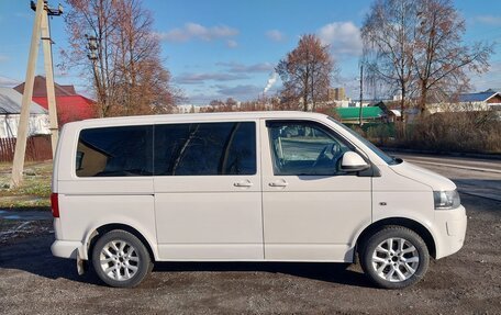 Volkswagen Caravelle T5, 2013 год, 1 650 000 рублей, 3 фотография