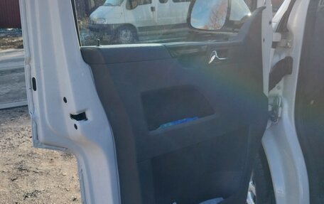 Volkswagen Caravelle T5, 2013 год, 1 650 000 рублей, 10 фотография