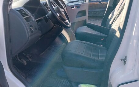 Volkswagen Caravelle T5, 2013 год, 1 650 000 рублей, 11 фотография