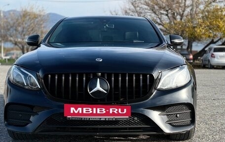 Mercedes-Benz E-Класс, 2018 год, 3 570 000 рублей, 4 фотография