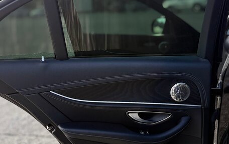 Mercedes-Benz E-Класс, 2018 год, 3 570 000 рублей, 18 фотография