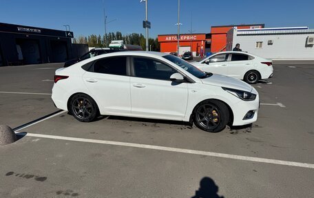 Hyundai Solaris II рестайлинг, 2019 год, 1 500 000 рублей, 2 фотография