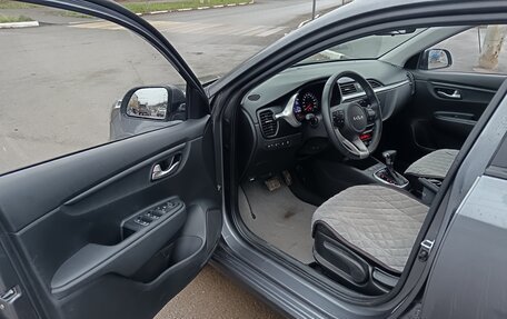 KIA Rio IV, 2022 год, 1 830 000 рублей, 10 фотография