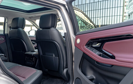 Land Rover Range Rover Evoque II, 2025 год, 7 190 000 рублей, 28 фотография