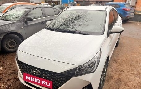 Hyundai Solaris II рестайлинг, 2021 год, 1 927 000 рублей, 3 фотография
