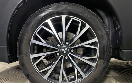 Mitsubishi Outlander III рестайлинг 3, 2013 год, 1 340 000 рублей, 9 фотография