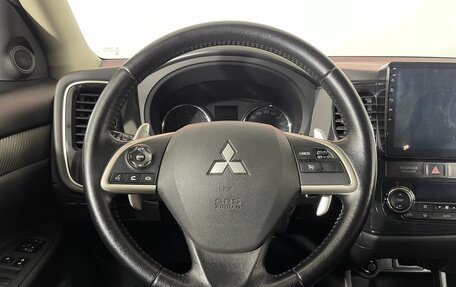 Mitsubishi Outlander III рестайлинг 3, 2013 год, 1 340 000 рублей, 14 фотография