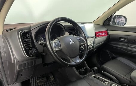 Mitsubishi Outlander III рестайлинг 3, 2013 год, 1 340 000 рублей, 11 фотография