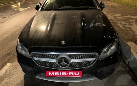 Mercedes-Benz E-Класс, 2018 год, 2 800 000 рублей, 3 фотография