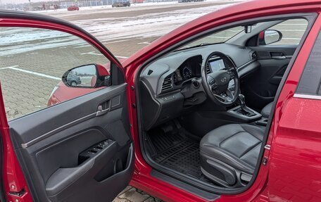 Hyundai Elantra VI рестайлинг, 2019 год, 1 900 000 рублей, 14 фотография