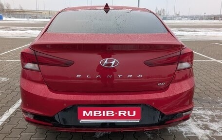 Hyundai Elantra VI рестайлинг, 2019 год, 1 900 000 рублей, 9 фотография