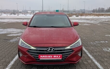 Hyundai Elantra VI рестайлинг, 2019 год, 1 900 000 рублей, 6 фотография