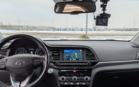 Hyundai Elantra VI рестайлинг, 2019 год, 1 900 000 рублей, 18 фотография