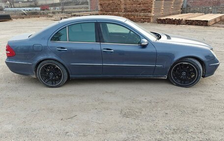 Mercedes-Benz E-Класс, 2005 год, 600 000 рублей, 4 фотография