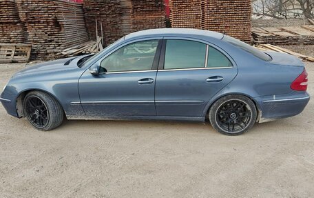 Mercedes-Benz E-Класс, 2005 год, 600 000 рублей, 3 фотография