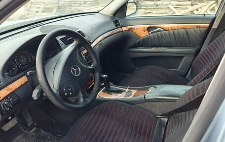 Mercedes-Benz E-Класс, 2005 год, 600 000 рублей, 12 фотография