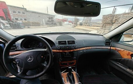 Mercedes-Benz E-Класс, 2005 год, 600 000 рублей, 15 фотография