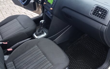 Volkswagen Polo VI (EU Market), 2015 год, 1 050 000 рублей, 4 фотография