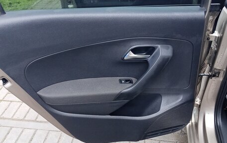 Volkswagen Polo VI (EU Market), 2015 год, 1 050 000 рублей, 11 фотография