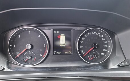 Volkswagen Multivan T6 рестайлинг, 2018 год, 3 900 000 рублей, 9 фотография