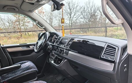 Volkswagen Multivan T6 рестайлинг, 2018 год, 3 900 000 рублей, 18 фотография