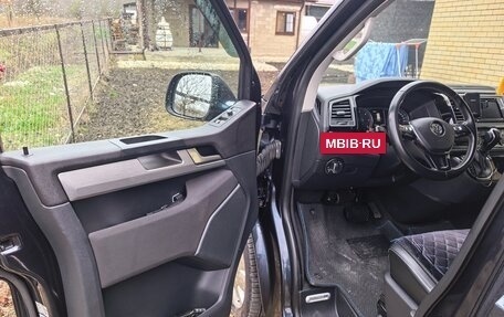 Volkswagen Multivan T6 рестайлинг, 2018 год, 3 900 000 рублей, 11 фотография