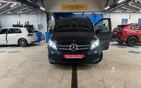 Mercedes-Benz V-Класс, 2019 год, 6 000 000 рублей, 2 фотография