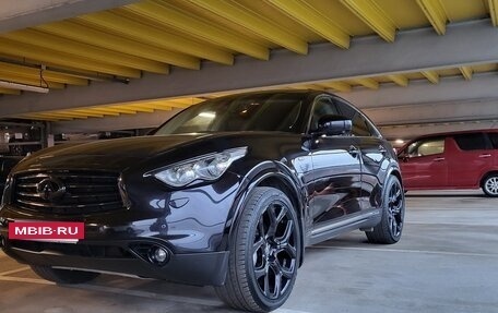 Infiniti QX70, 2013 год, 2 800 000 рублей, 2 фотография