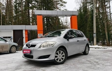 Toyota Auris II, 2011 год, 635 000 рублей, 1 фотография
