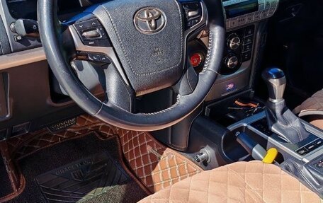 Toyota Land Cruiser Prado 150 рестайлинг 2, 2019 год, 5 200 000 рублей, 4 фотография