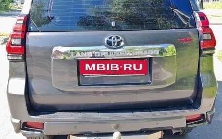 Toyota Land Cruiser Prado 150 рестайлинг 2, 2019 год, 5 200 000 рублей, 3 фотография