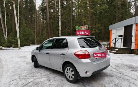 Toyota Auris II, 2011 год, 635 000 рублей, 3 фотография