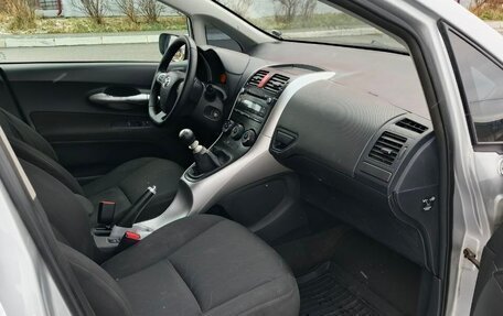 Toyota Auris II, 2011 год, 635 000 рублей, 11 фотография