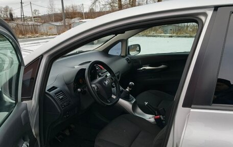 Toyota Auris II, 2011 год, 635 000 рублей, 10 фотография